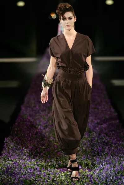 Look 16